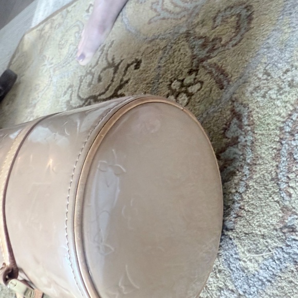 Louis Vuitton  Neutral Vernis Patent Leather Shoulder Bag - Picture 7 of 14